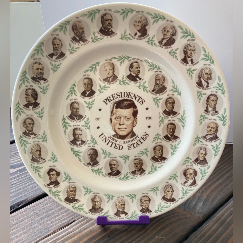 Vintage 1962 Presidents of the United States John F Kennedy 10” Colector Plate.